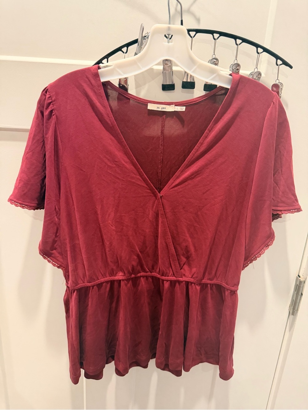 Mi Ami Burgundy Peplum Wrap V Neck Flutter Sleeve Top Women’s Large